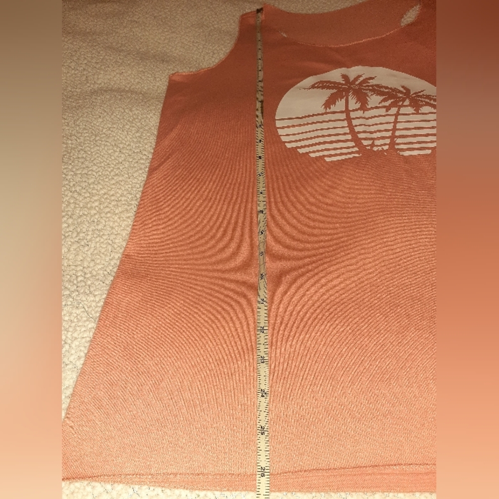 3 Women's Tanks - Picture 5 of 7